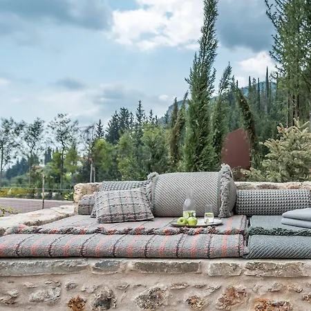 Euphoria Retreat - A Holistic Wellbeing Destination Hotell Mystras
