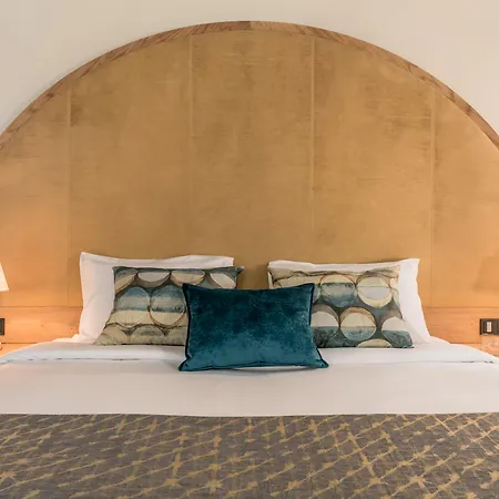 Euphoria Retreat - A Holistic Wellbeing Destination 5* Mystras
