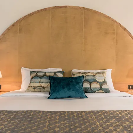 Hotel Euphoria Retreat - A Holistic Wellbeing Destination Mystras