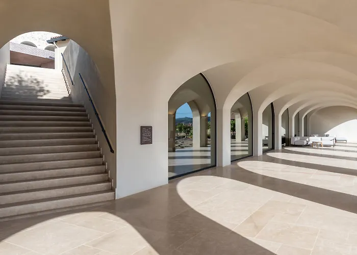 Euphoria Retreat - A Holistic Wellbeing Destination Mystras