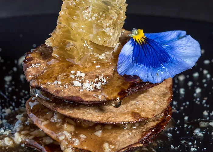 Euphoria Retreat - A Holistic Wellbeing Destination Hotel Mystras