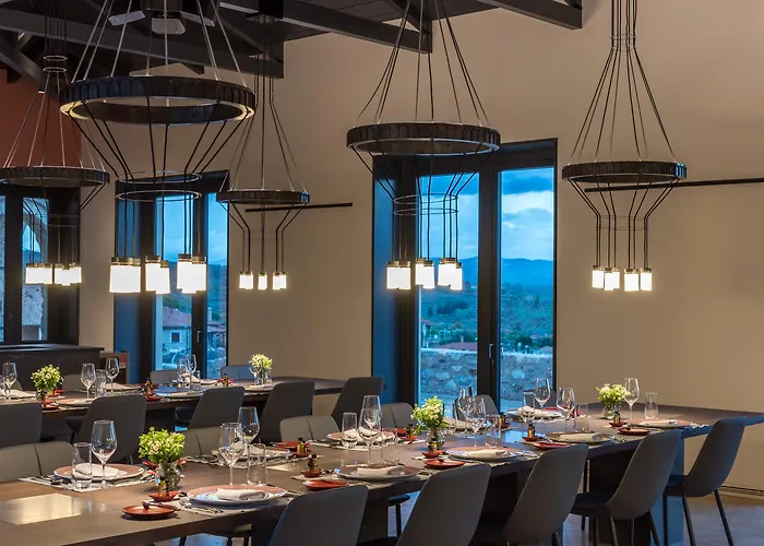 Euphoria Retreat - A Holistic Wellbeing Destination מישטראש