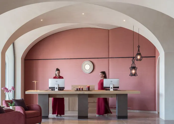 Euphoria Retreat - A Holistic Wellbeing Destination 5*