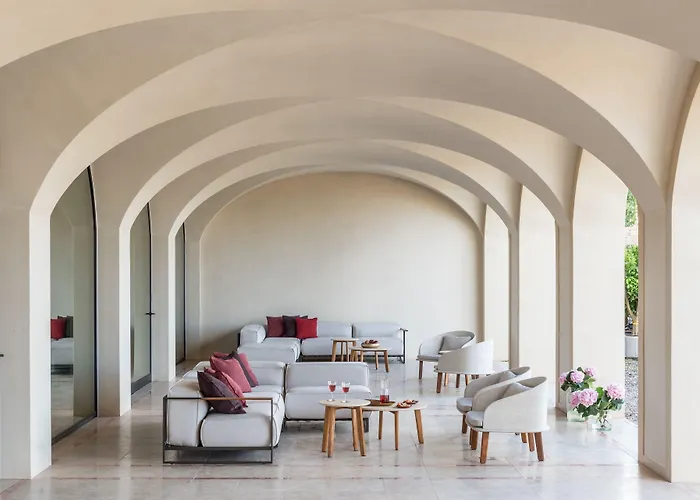 Euphoria Retreat - A Holistic Wellbeing Destination Hotel