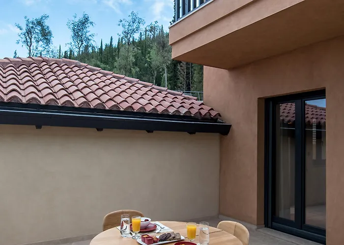 Euphoria Retreat - A Holistic Wellbeing Destination 5* Mystras