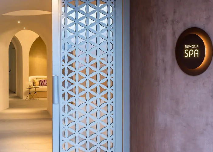 Euphoria Retreat - A Holistic Wellbeing Destination 5* מישטראש