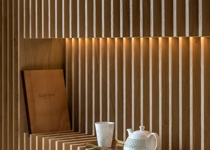 Euphoria Retreat - A Holistic Wellbeing Destination 5* מישטראש